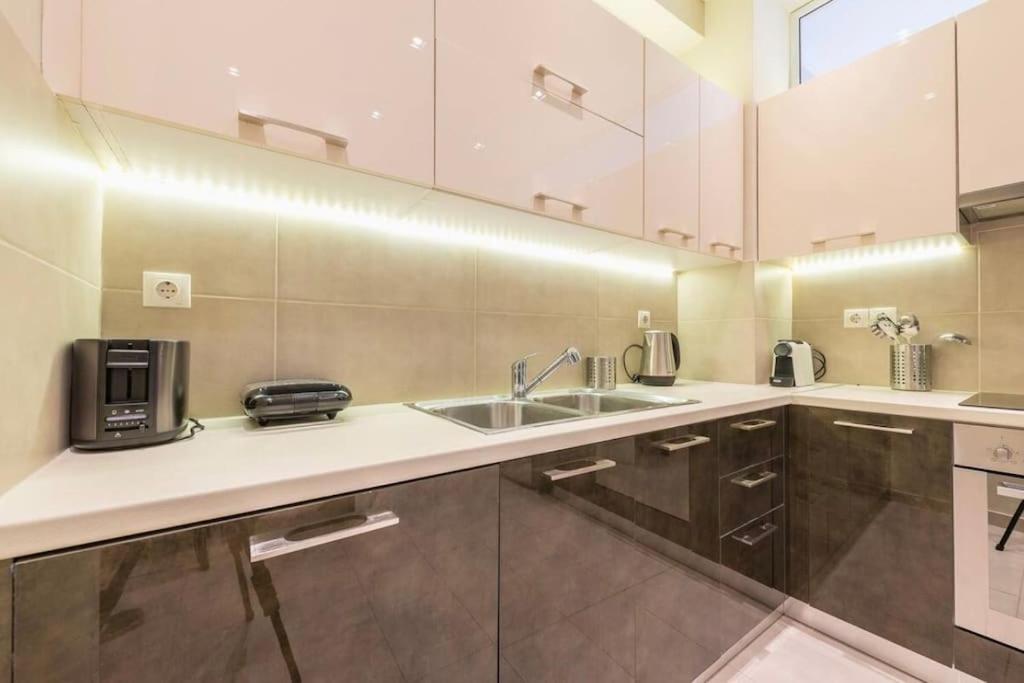 Syntagma H&B Apartment Афіни Екстер'єр фото