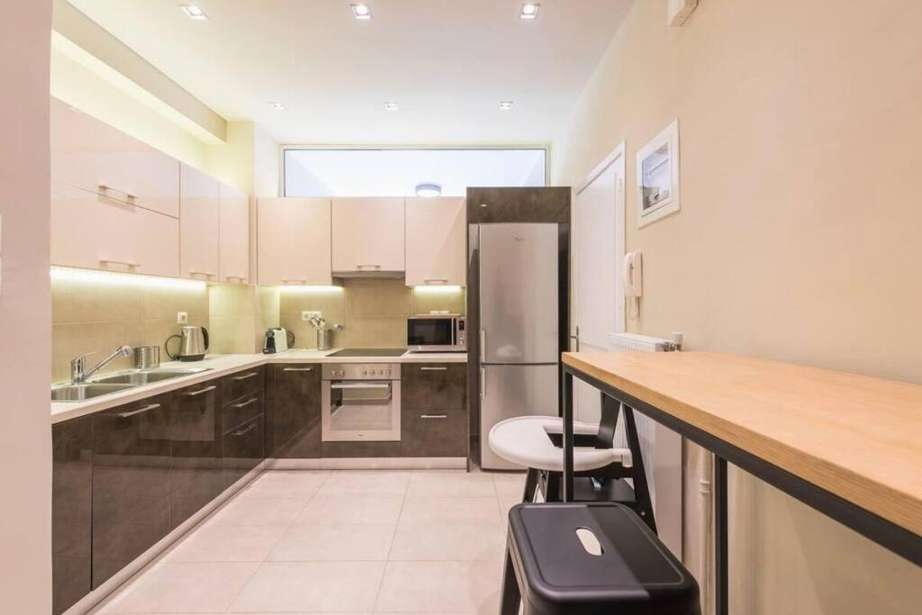 Syntagma H&B Apartment Афіни Екстер'єр фото